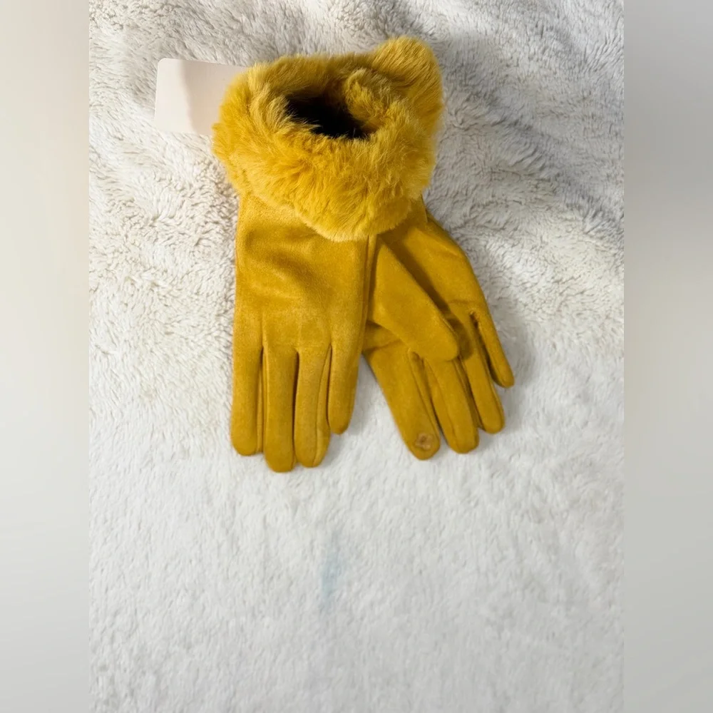 Stylish Mustard Yellow Gloves with Faux Fur Trim - Picture 5 of 11
